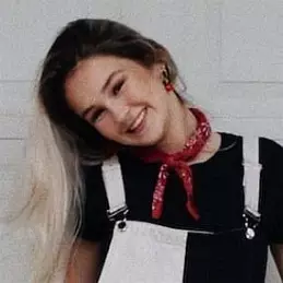 Abby Edwards net worth