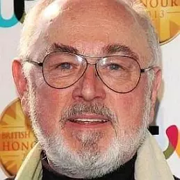 Peter Egan net worth