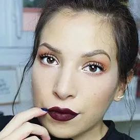 ElsaMakeup net worth