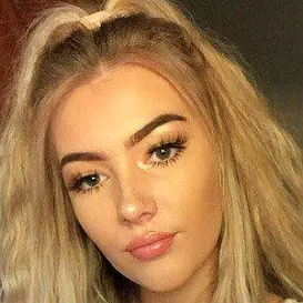 Emily Steers net worth