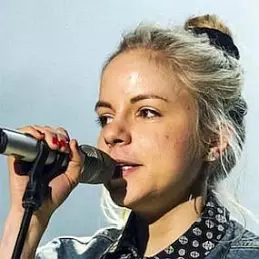 Julia Engelmann net worth