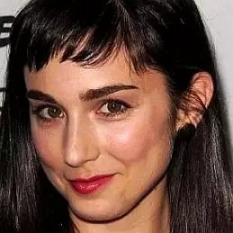Molly Ephraim net worth