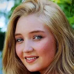 Lauren Esposito net worth