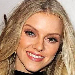 Elle Evans net worth