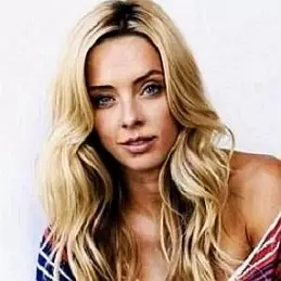 Lauryn Evarts net worth