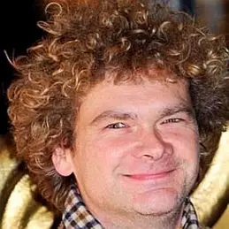 Simon Farnaby net worth