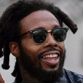 Deniro Farrar net worth