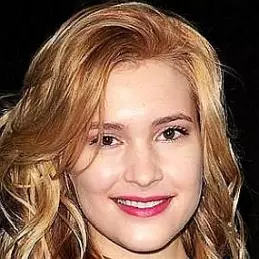 Alexia Fast net worth