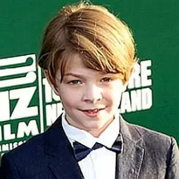 Oakes Fegley net worth