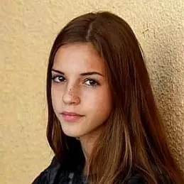 Emily Feld Boyfriend 2026: Dating History & Exes - CelebsCouples