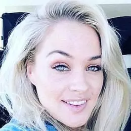 Sophia Fina net worth