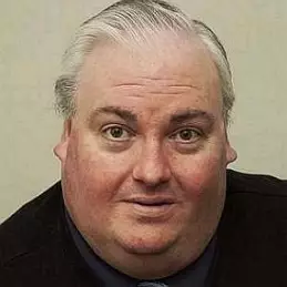 Simon Fisher-Becker net worth