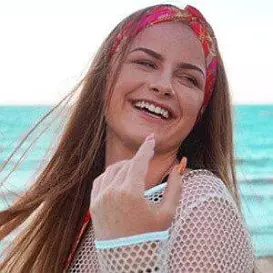 Amy Flight net worth