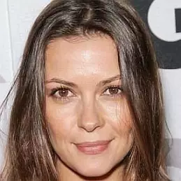Olga Fonda net worth