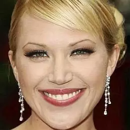 Adrienne Frantz net worth