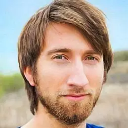 Gavin Free net worth