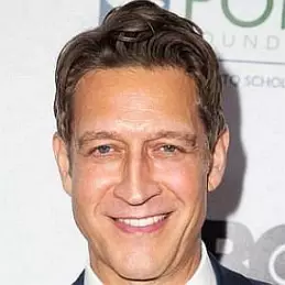 Robert Gant net worth