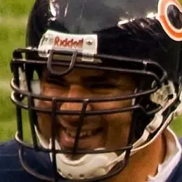 Roberto Garza net worth