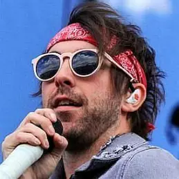 Alex Gaskarth net worth