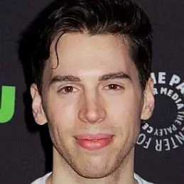 Jordan Gavaris net worth