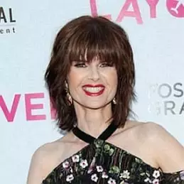 Carrie Genzel net worth