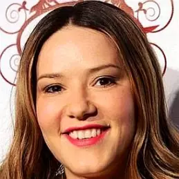 Nadia Giosia net worth