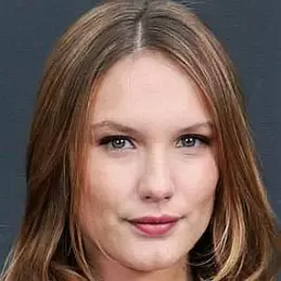 Ana Girardot net worth