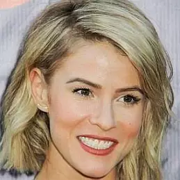 Linsey Godfrey net worth