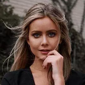 Hannah Godwin net worth