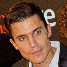 Álex González net worth