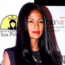 Carol Gracias net worth