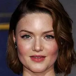 Holliday Grainger net worth