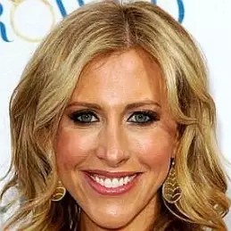 Emily Giffin net worth