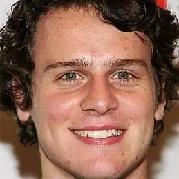 Jonathan Groff net worth