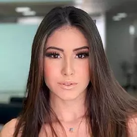 Iara Guimaraes net worth