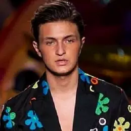 Anwar Hadid net worth