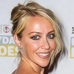 Laura Hamilton net worth