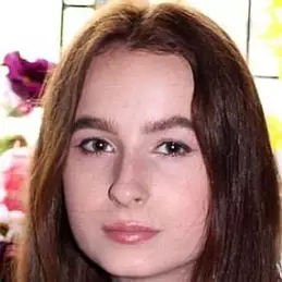 Madeleine Harris net worth