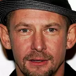 Ian Hart net worth