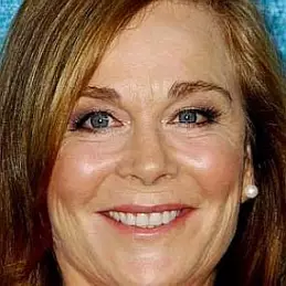 Roxanne Hart net worth