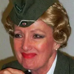 Kim Hartman net worth