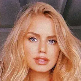 Effy Harvard net worth