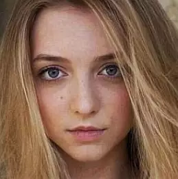 Hana Hayes net worth