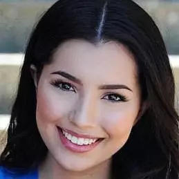 Amelia Henderson net worth