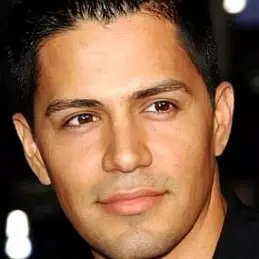 Jay Hernandez net worth