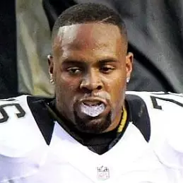 Akiem Hicks net worth