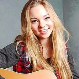 Taylor Hickson net worth