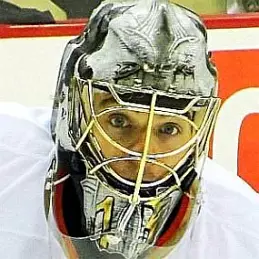 Jonas Hiller net worth