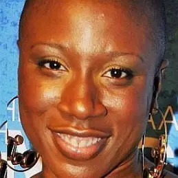 Aisha Hinds net worth