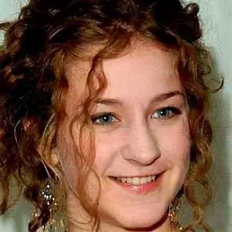 Hallee Hirsh net worth